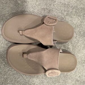 Vionic Recovery Sandals